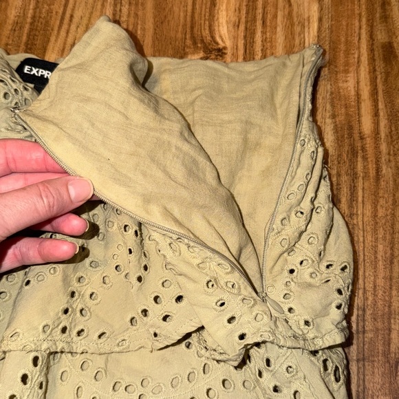 Express women’s 14 large skirt mini light sage green  Eyelet tiered boho basic - Picture 4 of 7